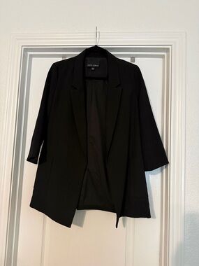 Harlowe & Graham Black Open-Front Three-Quarter Sleeve Blazer